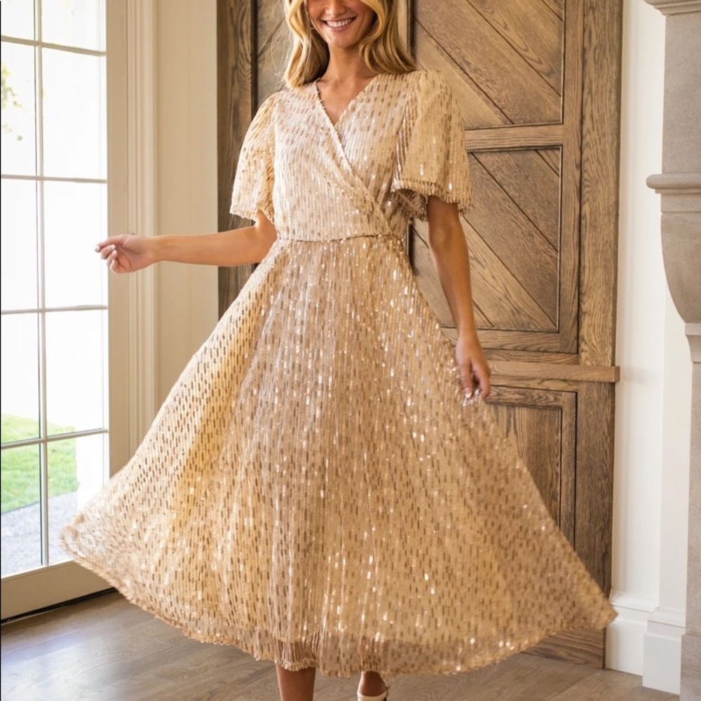 Ivy City Co Champagne Sequin Dress